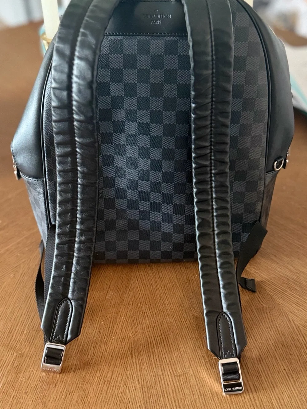 Louis Vuitton Damier Graphite
Josh Backpack - Picture 4 of 6